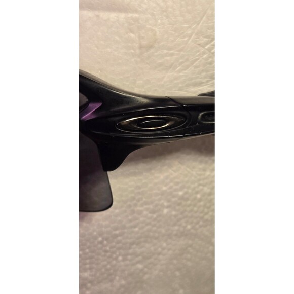 Oakley sunglasses in excellent condition - Picture 3 of 4